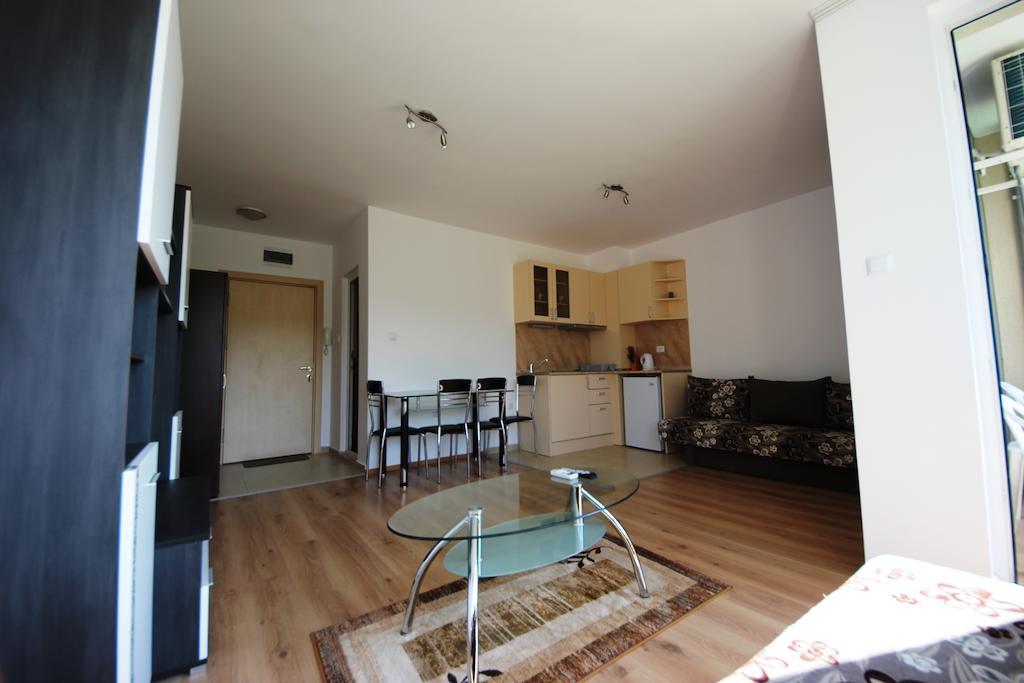 Menada Butterfly Apartment Светий Влас Номер фото