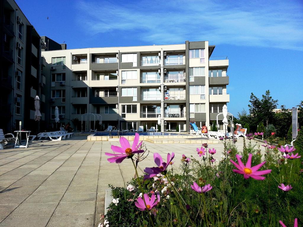 Menada Butterfly Apartment Светий Влас Екстер'єр фото
