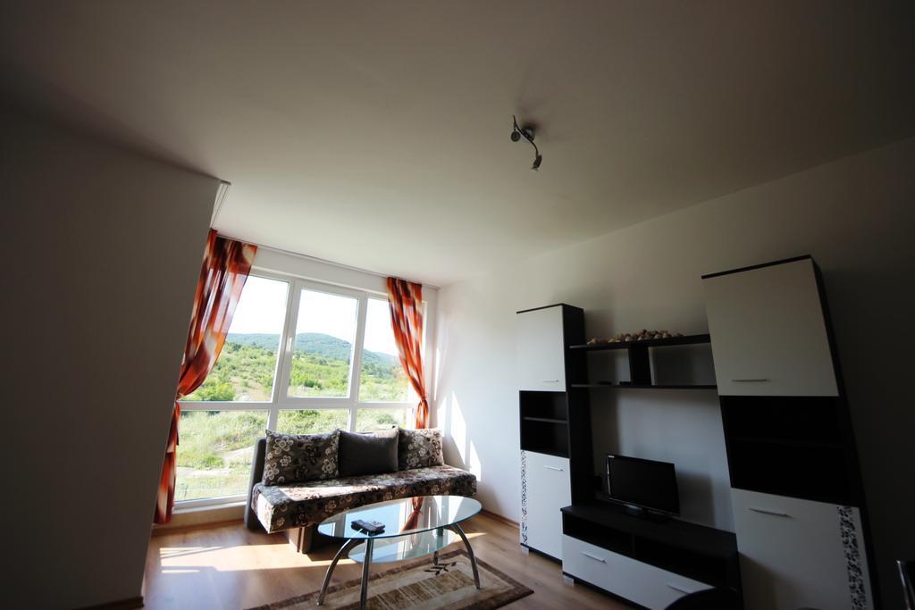 Menada Butterfly Apartment Светий Влас Номер фото