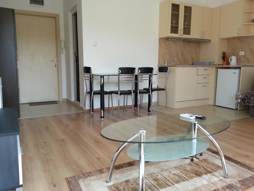 Menada Butterfly Apartment Светий Влас Номер фото