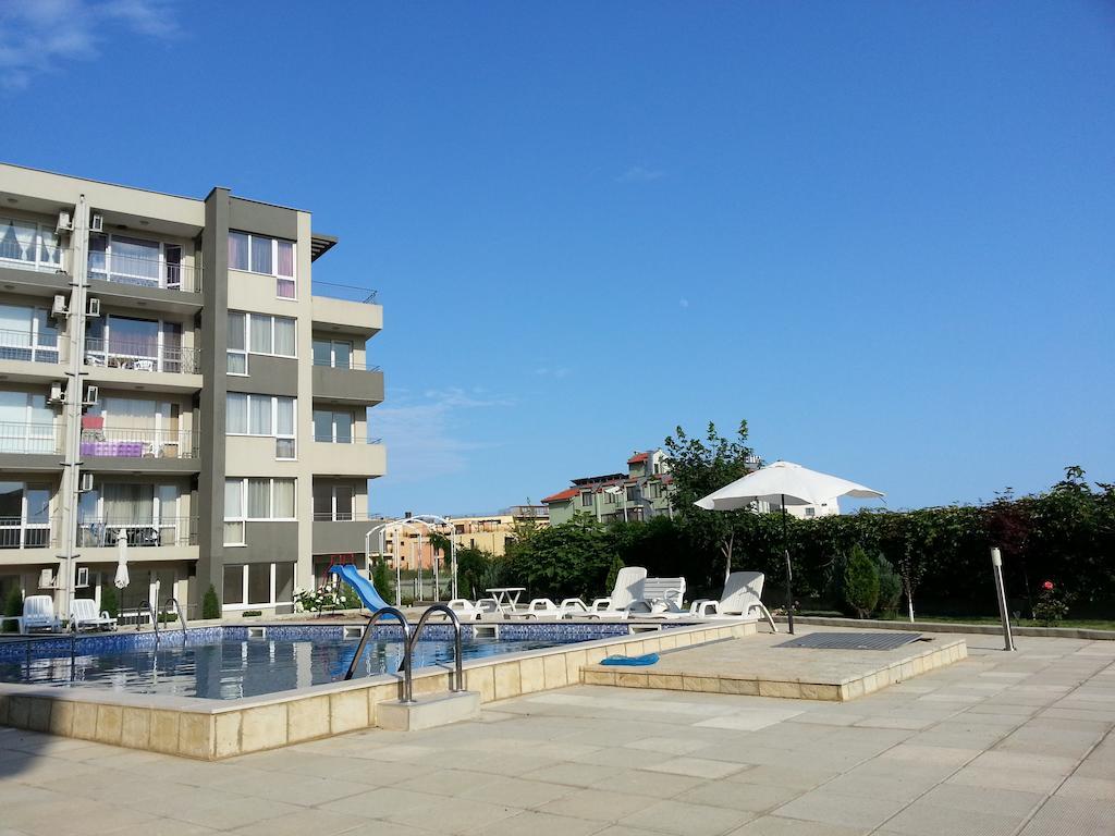 Menada Butterfly Apartment Светий Влас Екстер'єр фото
