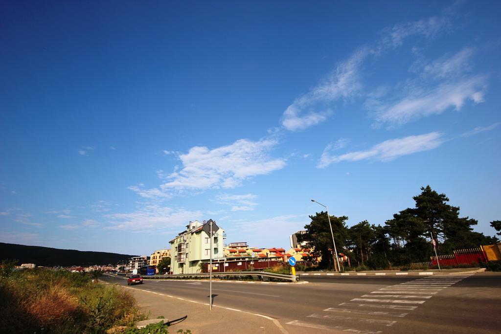 Menada Butterfly Apartment Светий Влас Екстер'єр фото