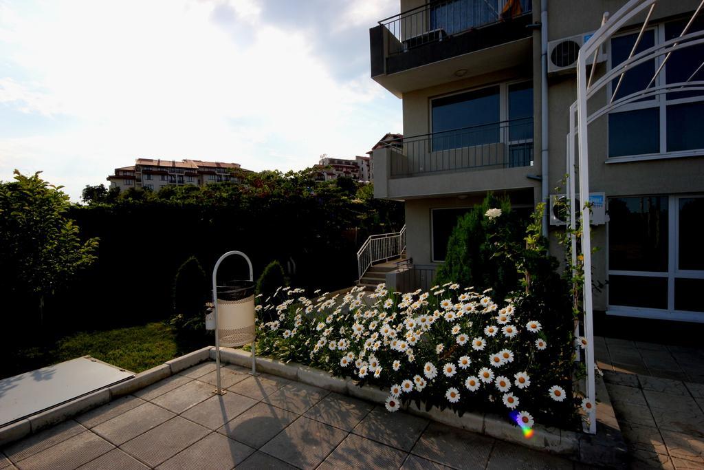 Menada Butterfly Apartment Светий Влас Екстер'єр фото
