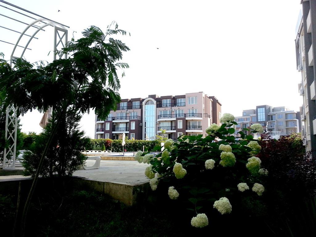 Menada Butterfly Apartment Светий Влас Екстер'єр фото